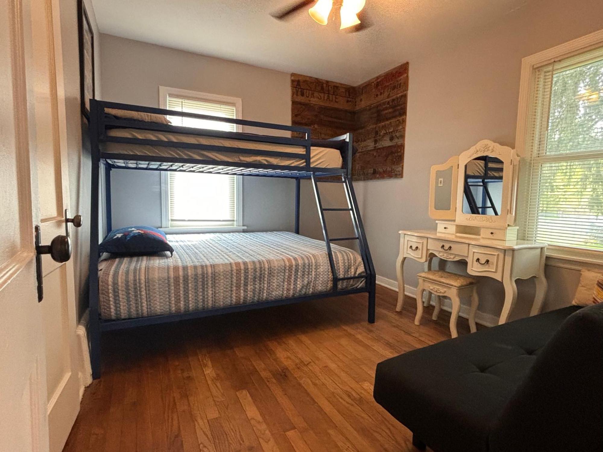Blue Birdhouse - Indiana Dunes - Pet Friendly Chesterton Exterior foto